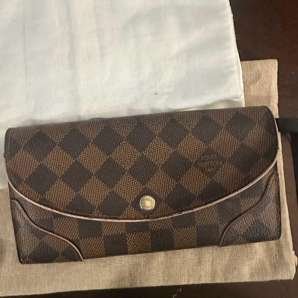 Louis Vuitton Sarah Ebony Damier wallet